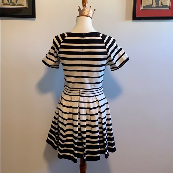 Amazing Tibi striped back zip dress - Picture 3 of 4